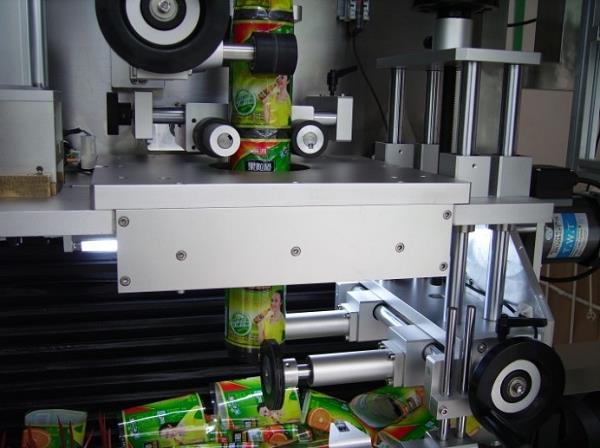 Automatic Sleeve Labeling Machine